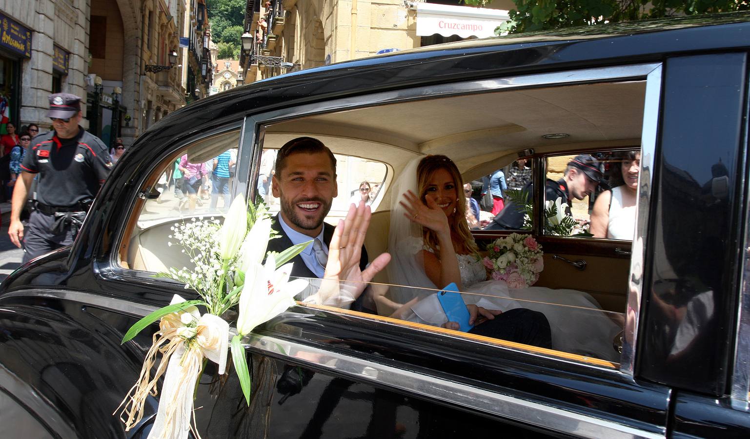 Fernando Llorente y María Lorente se casaron el 20 de junio de 2015 en la basílica de Santa María del Coro de San Sebastián y celebraron el banquete en el restaurante Itxas Bide