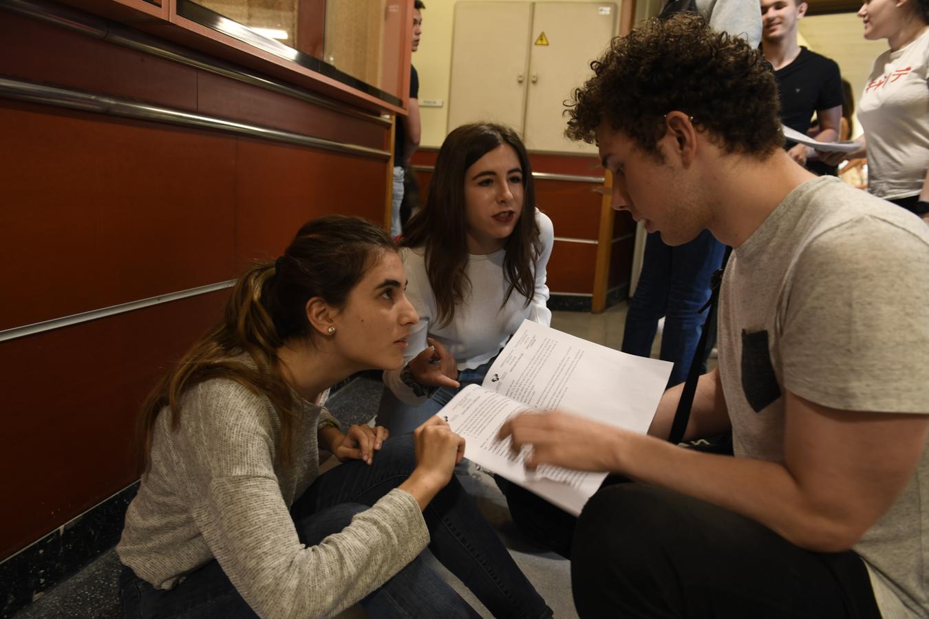 Fotos: Los vizcaínos afrontan la segunda jornada de Selectividad