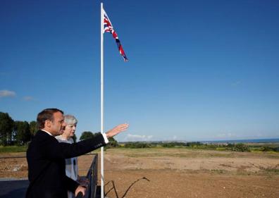 Imagen secundaria 1 - Diferentes imagenes que se han vivido en los actos de conmemoración este jueves en Normandía.