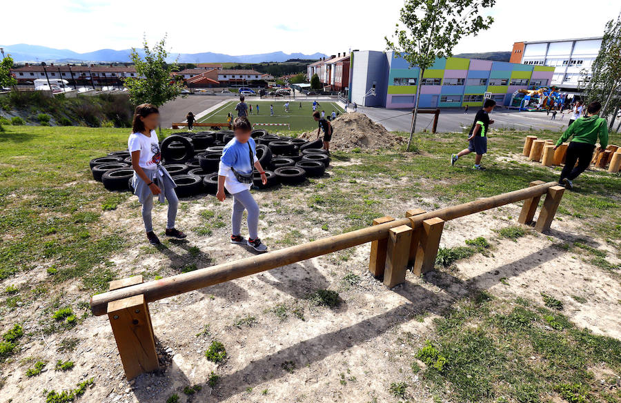 Fotos: El colegio de Ribabellosa revoluciona la hora del patio