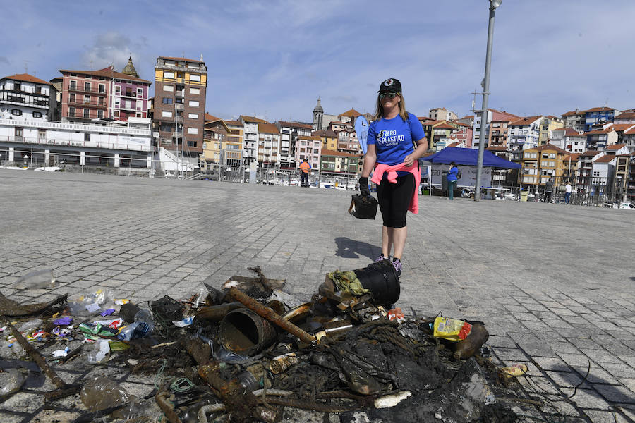 Fotos: Limpieza de basura en Urdaibai