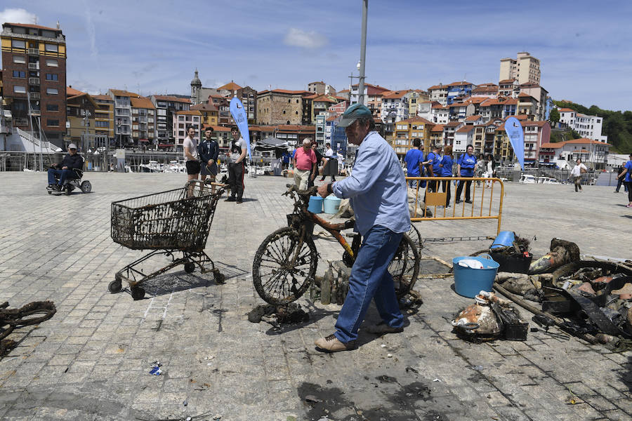 Fotos: Limpieza de basura en Urdaibai