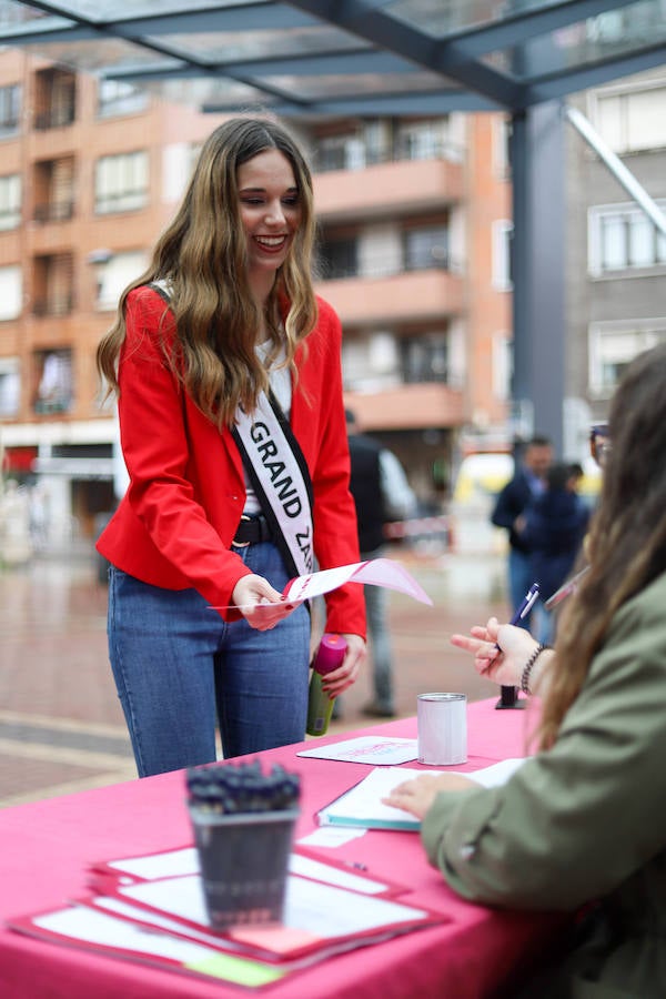 Esta iniciativa de la ONG 'Mechones Solidarios' busca devolver la sonrisa a aquellas personas que han perdido su pelo a causa de los tratamientos contra esta enfermedad