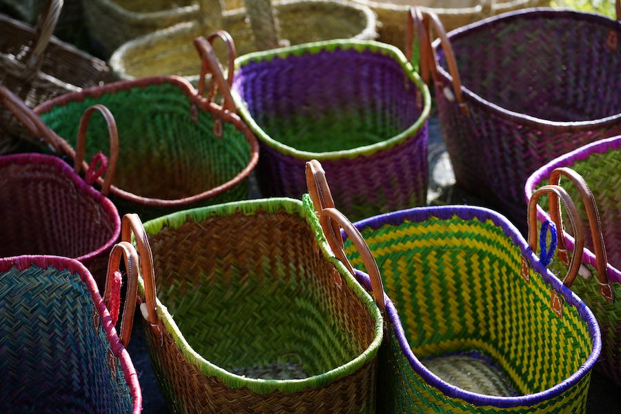 Más de un centenar de cabezas y 26 puestos agrícolas participan en el tradicional mercado