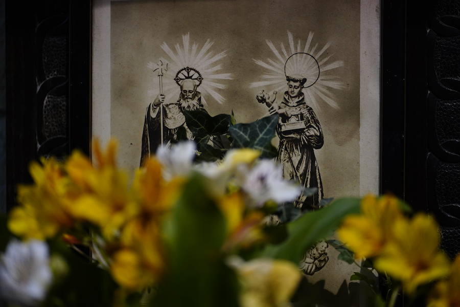 Más de un centenar de cabezas y 26 puestos agrícolas participan en el tradicional mercado