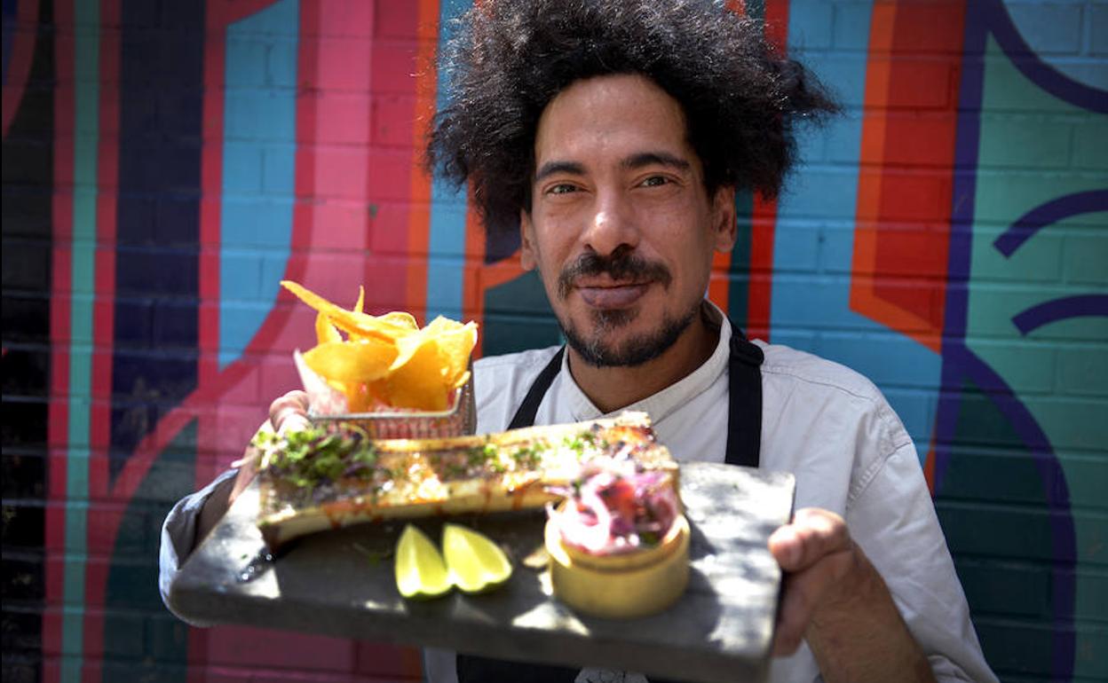 César Escudero: «Aprendí a comer acá; todo el mundo sabe de cocina»