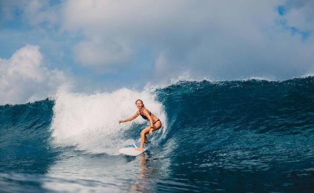 El surf es el deporte que más produce esta patología. 