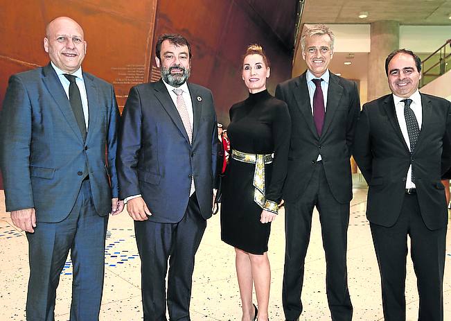 Asier Atutxa, Javier Ormazabal, Nuria Travería, Carlos Sánchez y Manuel Martín. 