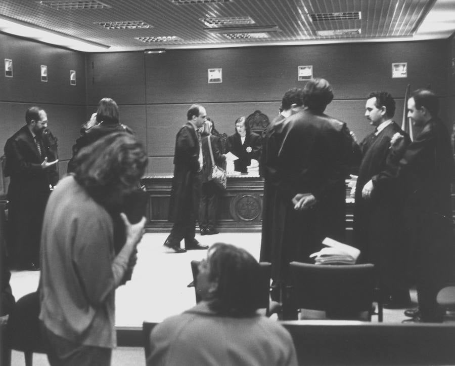 Uno de los primeros juicios celebrados en el Palacio de Justicia (1994).