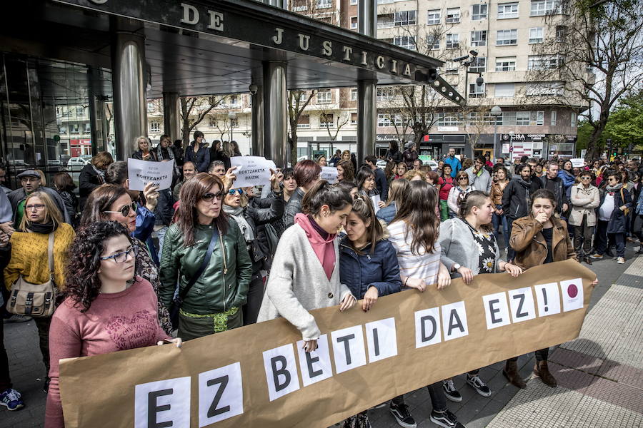 Concentración por sentencia a La Manada (abril de 2018).