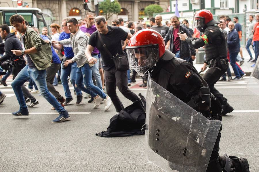 Culminan su ronda de paros y piquetes con una gran marcha y la confianza de que no se repitan los graves incidentes de ayer