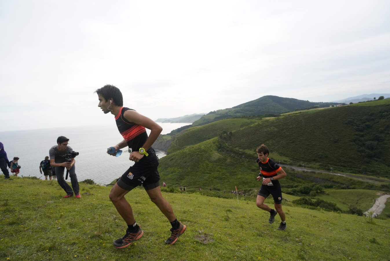 Gran ambiente el que se ha vivido en las carreras del Flysch Trail, donde el calor ha sido protagonista y ha hecho mella en los corredores.