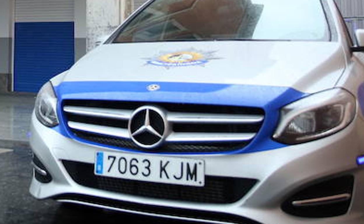 Queman cinco contenedores y dañan cuatro coches de madrugada en Bilbao