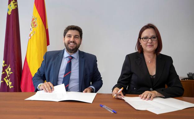 Firma del acuerdo global de Gobierno PP y Ciudadanos