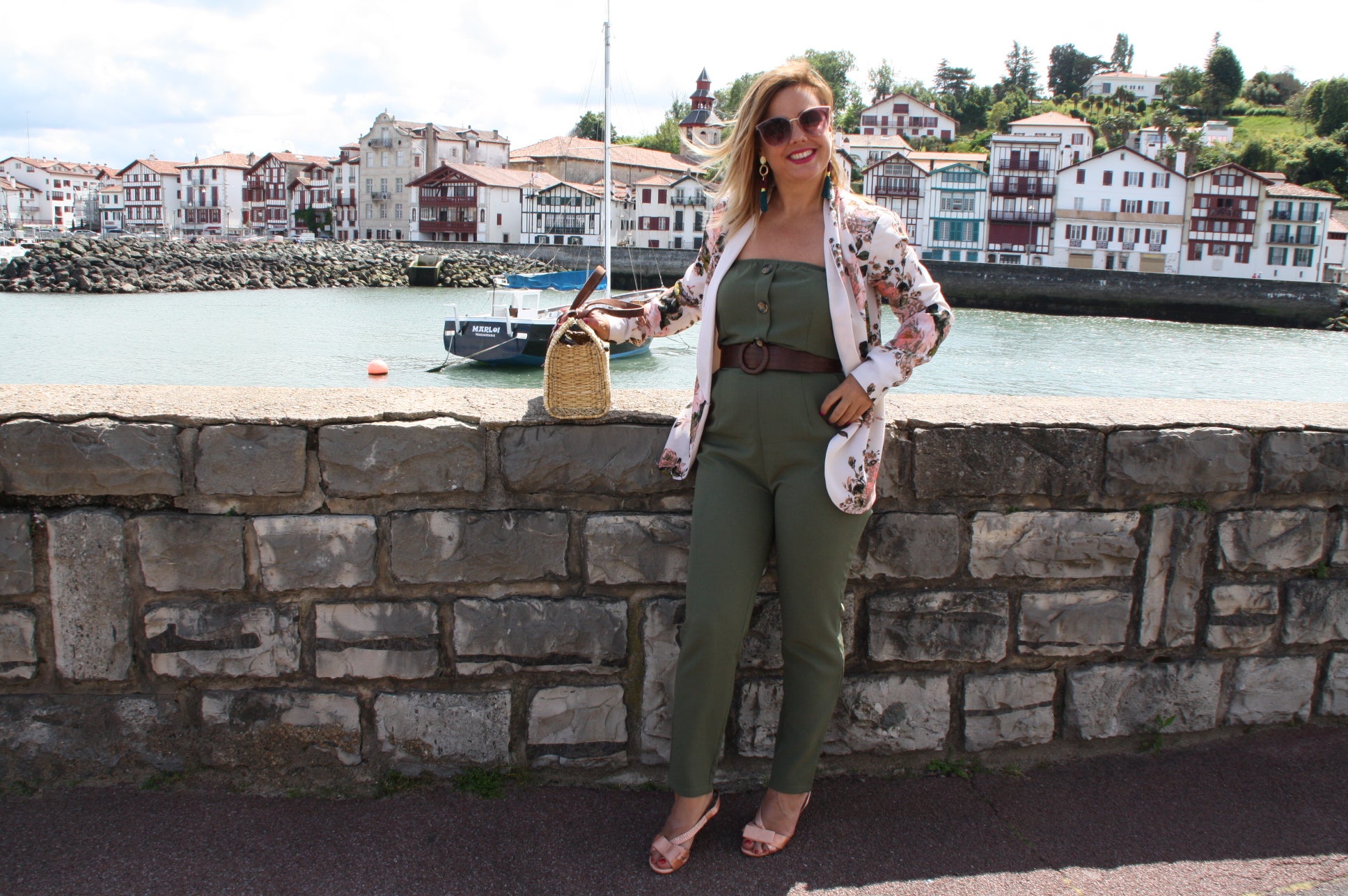 La 'instagramer' Vanessa Mulas nos enseña a sacar partido a un veraniego mono verde militar