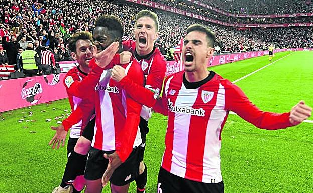 Fijos. Ibai, Muniain y Dani García rodean a Iñaki Williams después de un tanto del ariete vizcaíno; son cuatro de los intocables. 