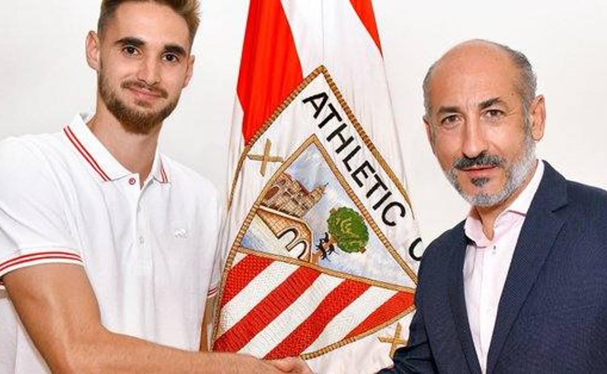 El guardameta Ezkieta ha firmado con el Athletic Club hasta junio de 2023. 