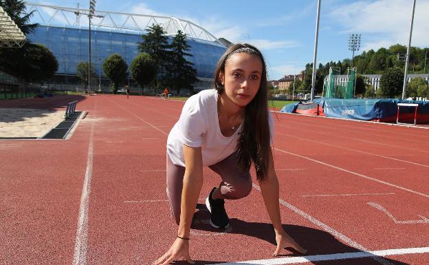 La atleta vizcaína entrena en Anoeta a donde va desde Mondragón, donde estudia. 