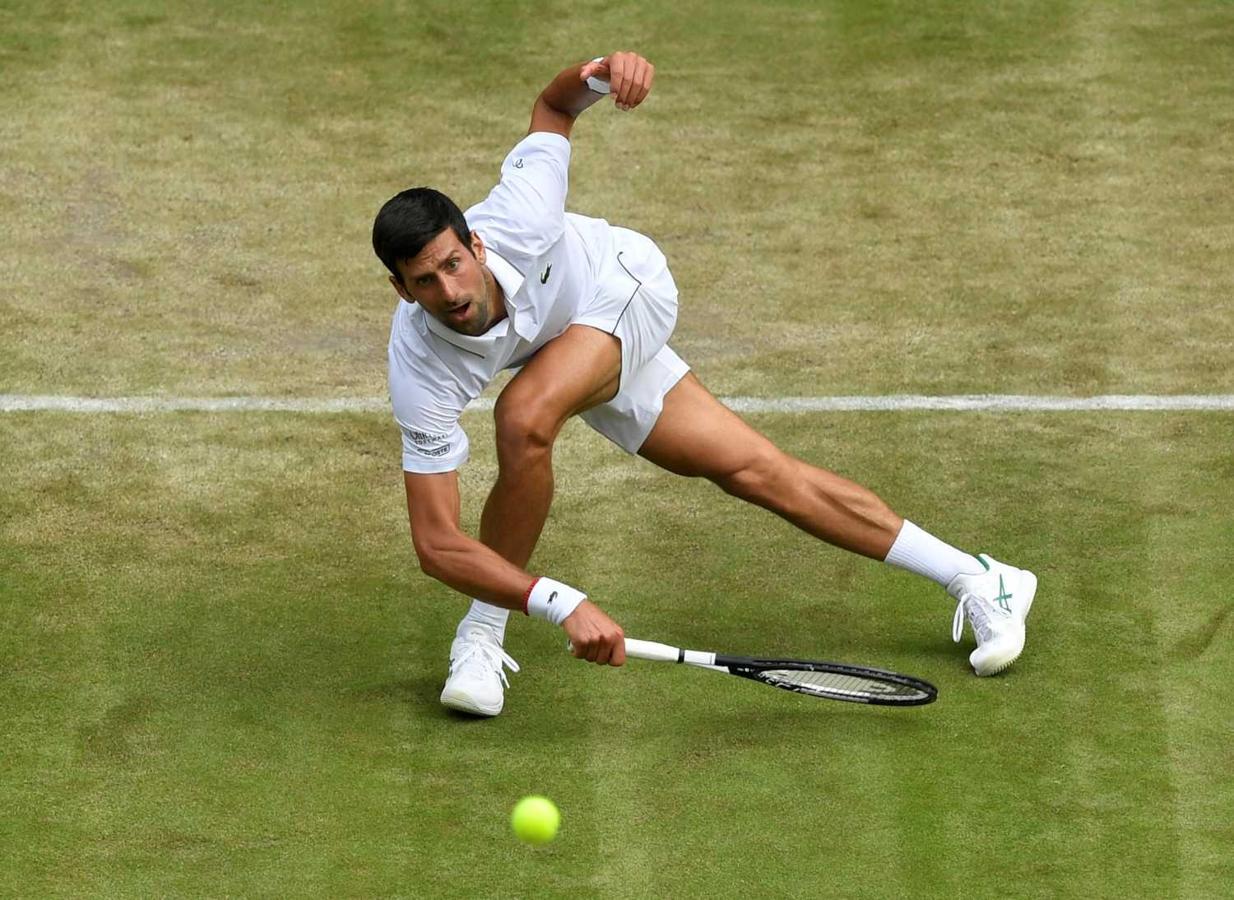 El tenista Novak Djokovic en un partido en el Torneo de Wimbledon
