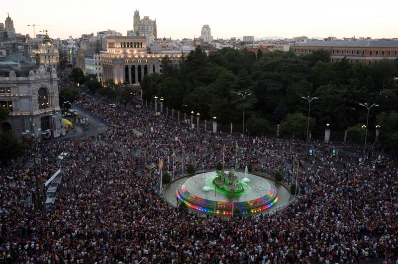 Fotos: Celebración superlativa y multicolor del Orgullo LGTBI en Madrid