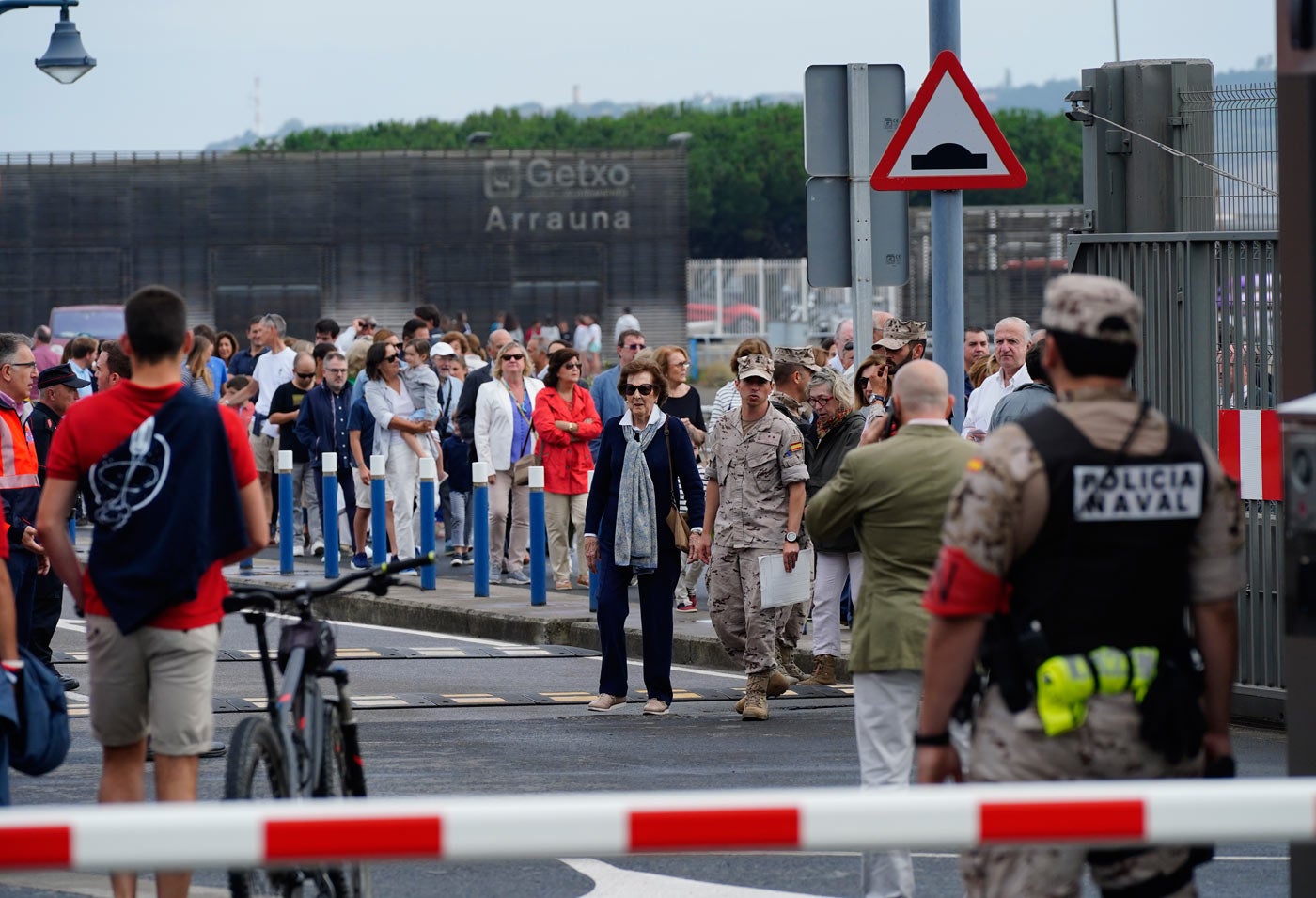 Fotos: El &#039;Juan Sebastián Elcano&#039; desafía a la tempestad en Getxo