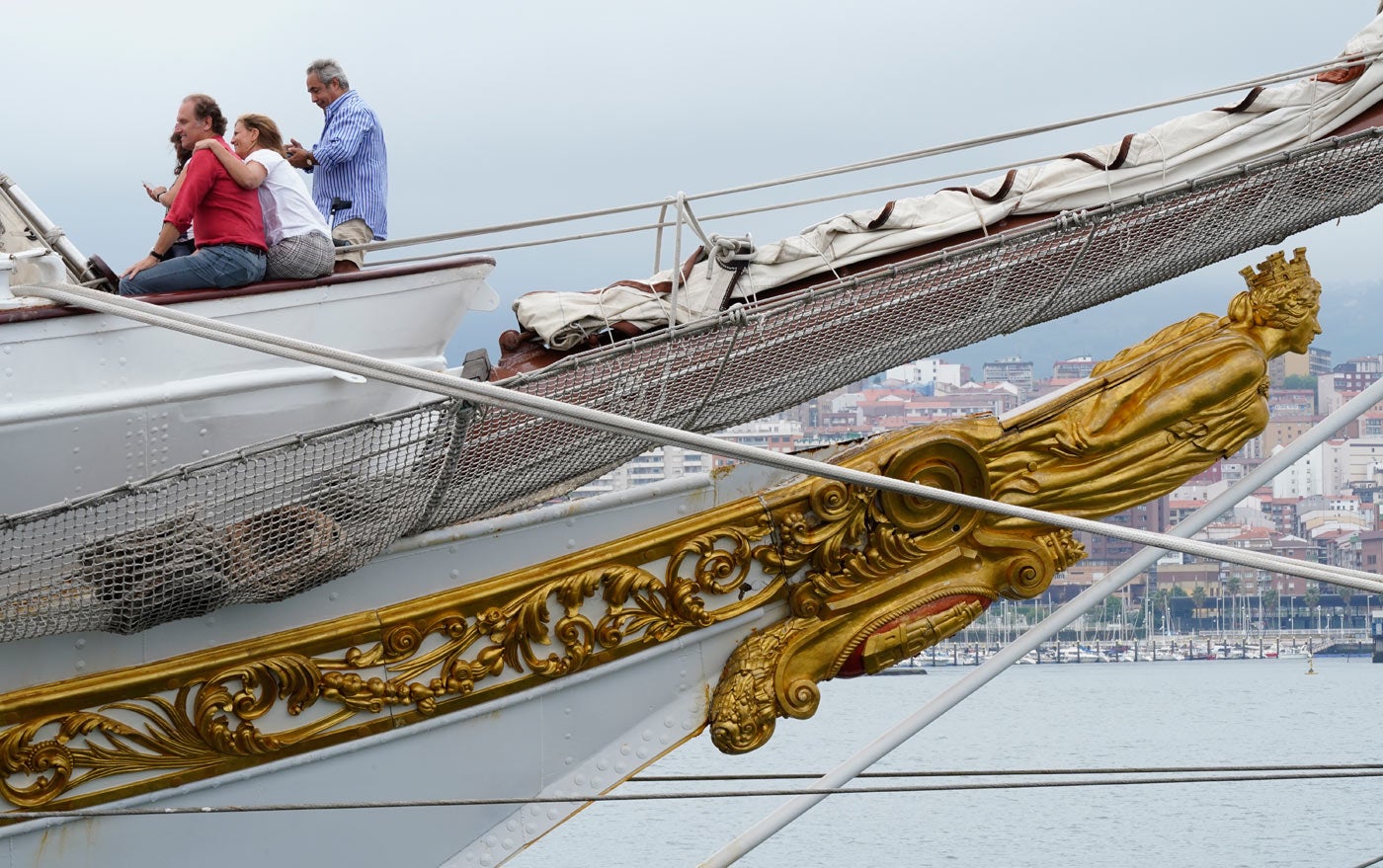 Fotos: El &#039;Juan Sebastián Elcano&#039; desafía a la tempestad en Getxo