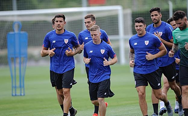Pretemporada del Athletic de la temporada 2019 2020, Yuri, Iker Muniain, y Capa
