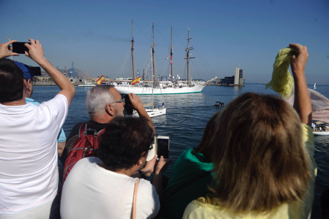 Fotos: El &#039;Juan Sebastián Elcano&#039; zarpa de Getxo
