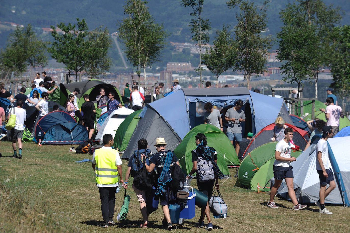 Fotos: Llegan a Bilbao los primeros festivaleros del BBK Live 2019