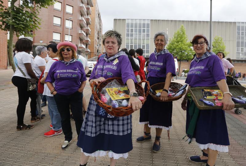 Jolín y Deabru han inaugurado los 'Cármenes' a bordo de una locomotora, que ha encabezado un desfile ambientado en el año 1.900