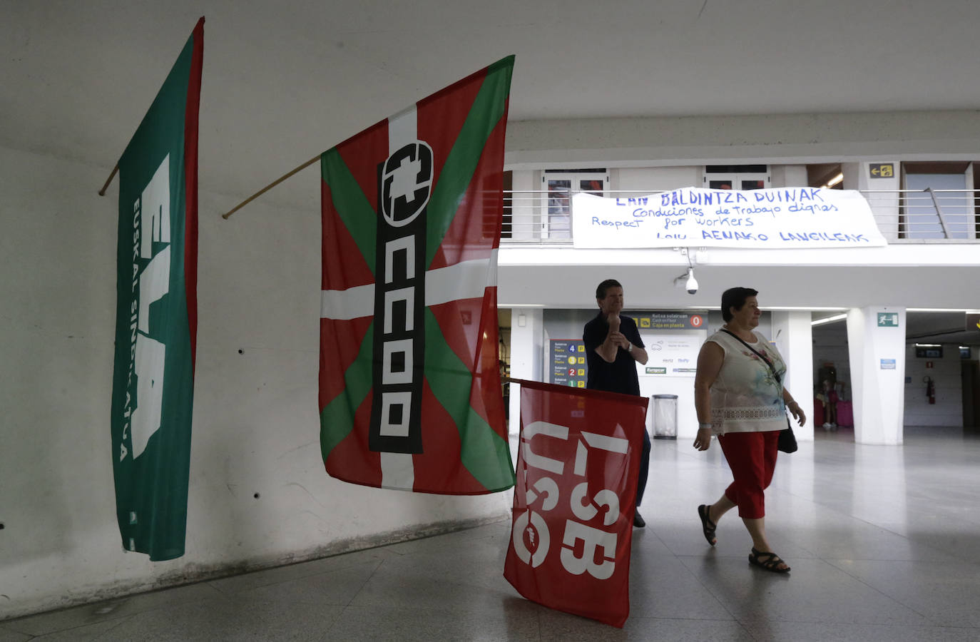 Fotos: Las imágenes del aeropuerto en la jornada de huelga