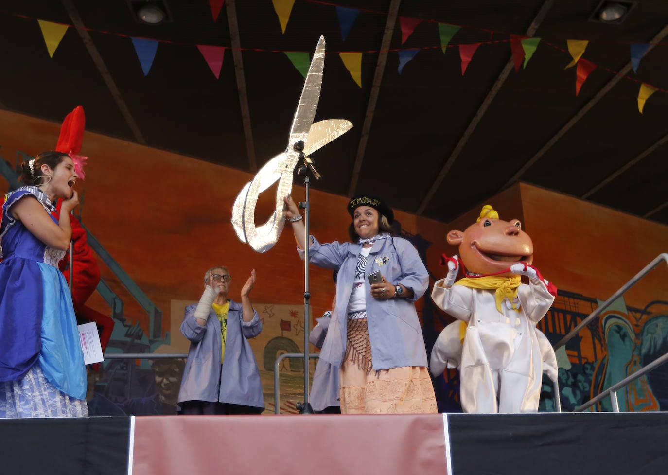 La localidad fabril, inmersa en los 'cármenes'