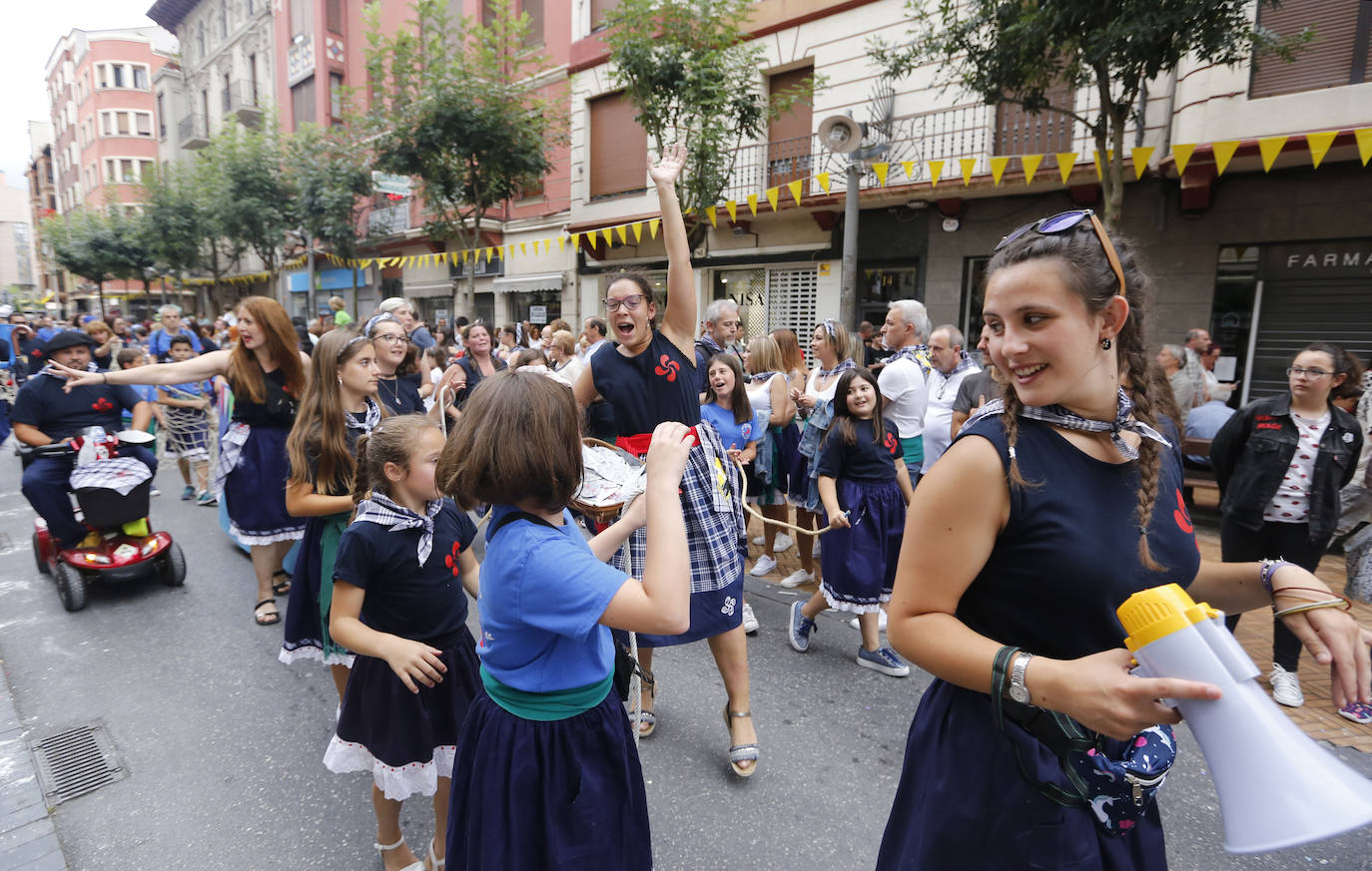 La localidad fabril, inmersa en los 'cármenes'