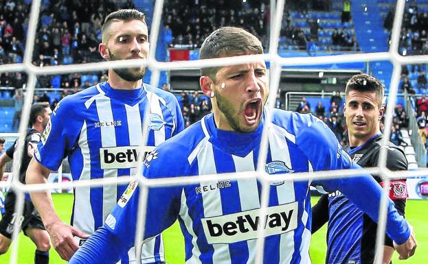 Calleri celebra uno de los nueve goles que marcó la temporada pasada.