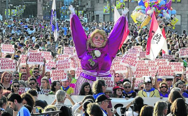 Concentración contra una agresión sexual denunciada en la pasada edición de Aste Nagusia.