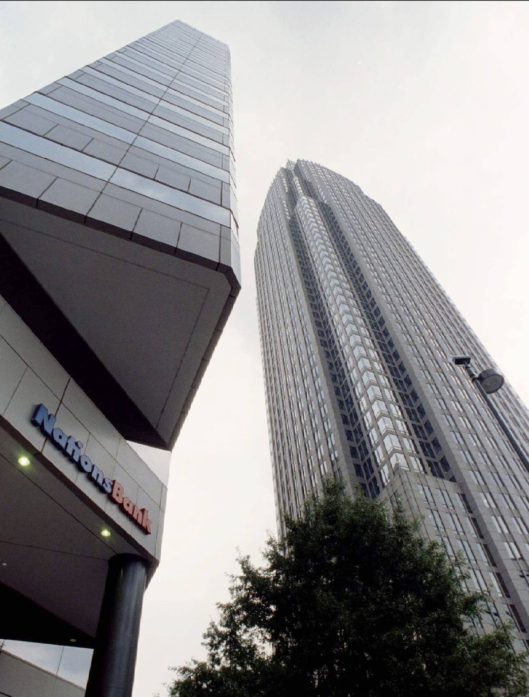 Edificio del Banco Nacional en la ciudad de Charlotte, diseñado por el arquitecto César Pelli