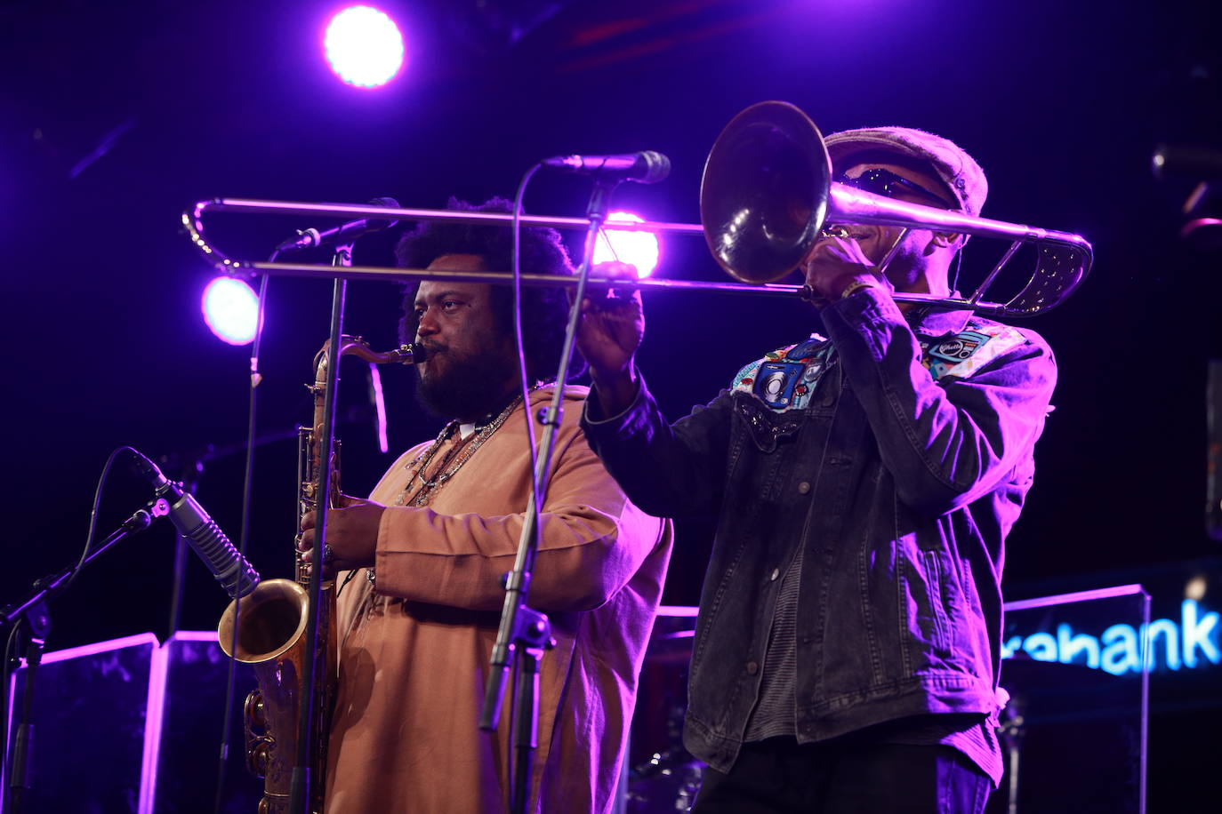 Kamasi Washington y su banda arrollaron con música contemporánea y pusieron la guinda al festival, en el cierre de una gran jornada en Mendizorroza