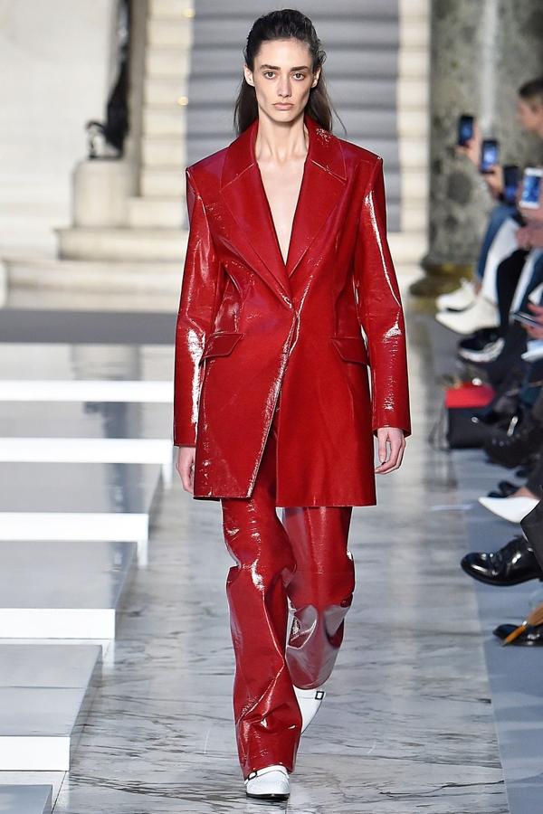 El gigante de Inditex acaba de lanzar su nueva colección de otoño con propuestas mucho más atrevidas de los habitual, inspiradas en los grandes de la pasarela