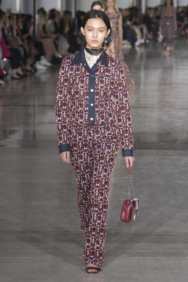 El gigante de Inditex acaba de lanzar su nueva colección de otoño con propuestas mucho más atrevidas de los habitual, inspiradas en los grandes de la pasarela