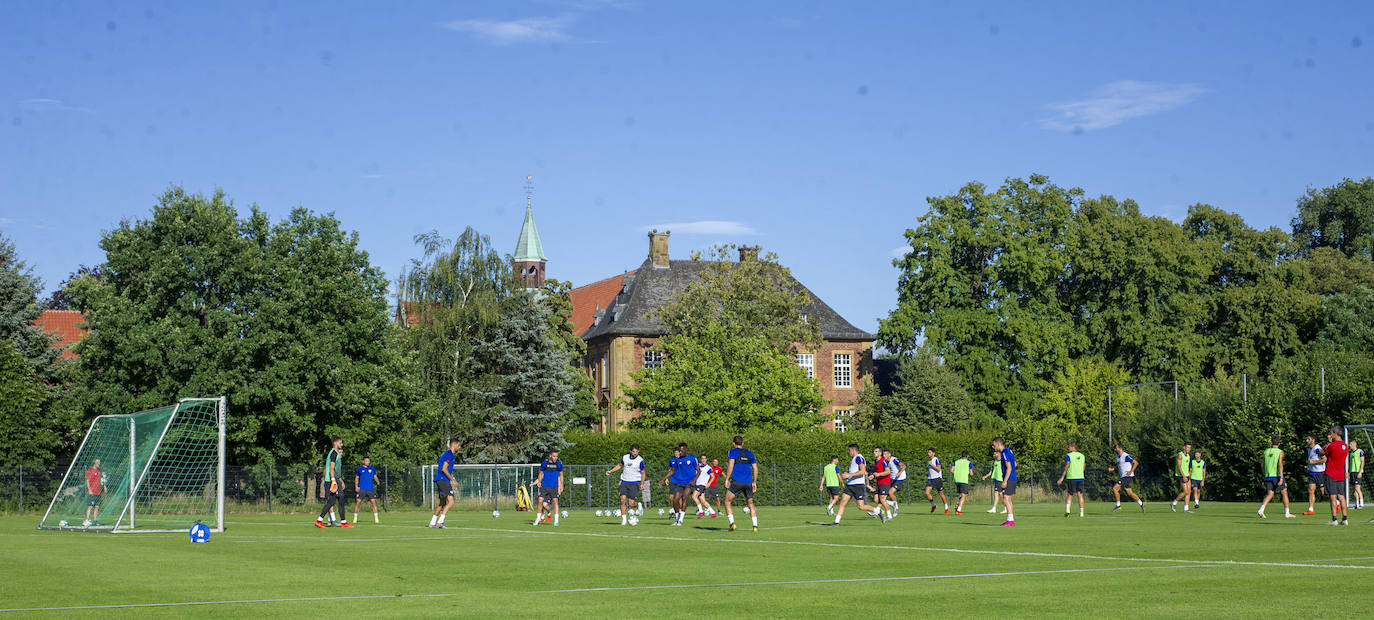 El Athletic entrena en Marienfeld.