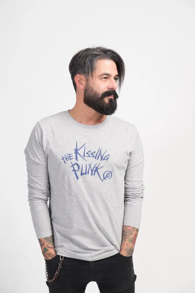 Susana Rebollar e Idoia Sainz de Trápaga son las creativas de The Kissing Punk, la firma de moda y accesorios más rebeldes del panorma vizcaíno