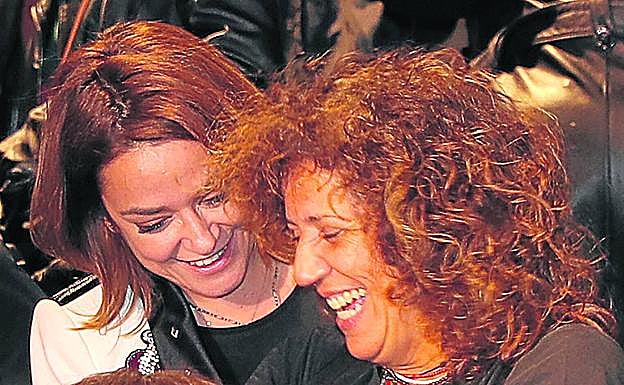 Toñi y Rosana demuestran gran complicidad en todas sus apariciones públicas, frecuentes en Madrid, Sevilla o Sanlúcar de Barrameda. 