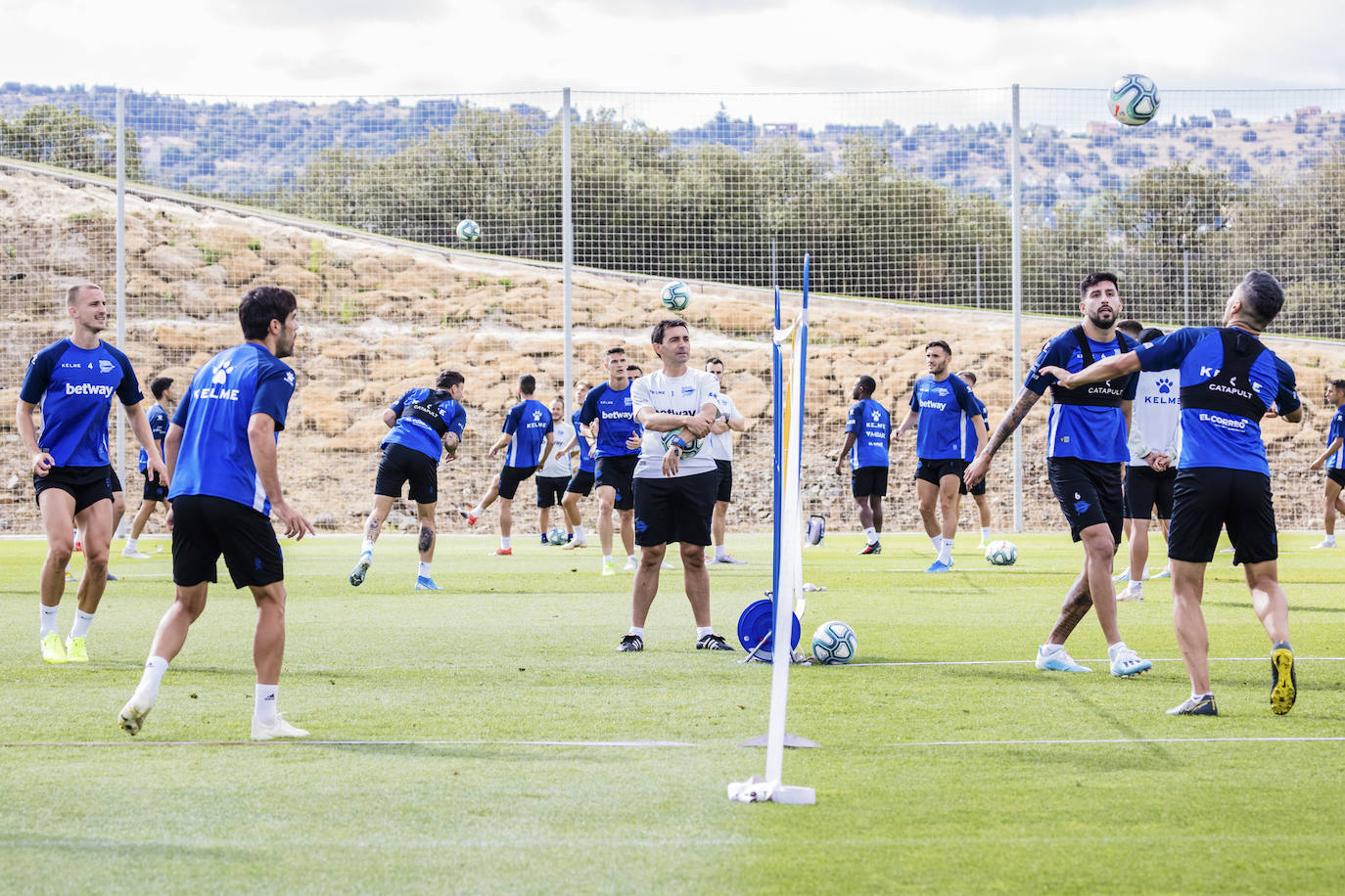 Fotos: El Alavés trabaja en Los Ángeles de San Rafael