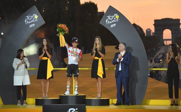 Caleb Ewan cierra el Tour del centenario del maillot amarillo