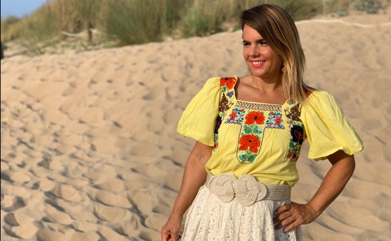 Las prendas agujereadas ensalzarán tus looks de verano (sí, has leído bien)