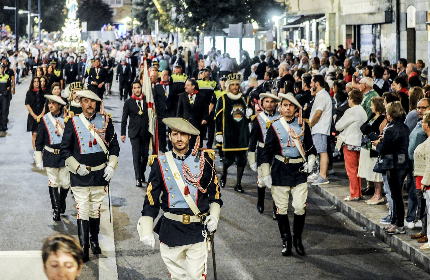 Fotos: La procesión del Rosario de los Faroles, en imágenes