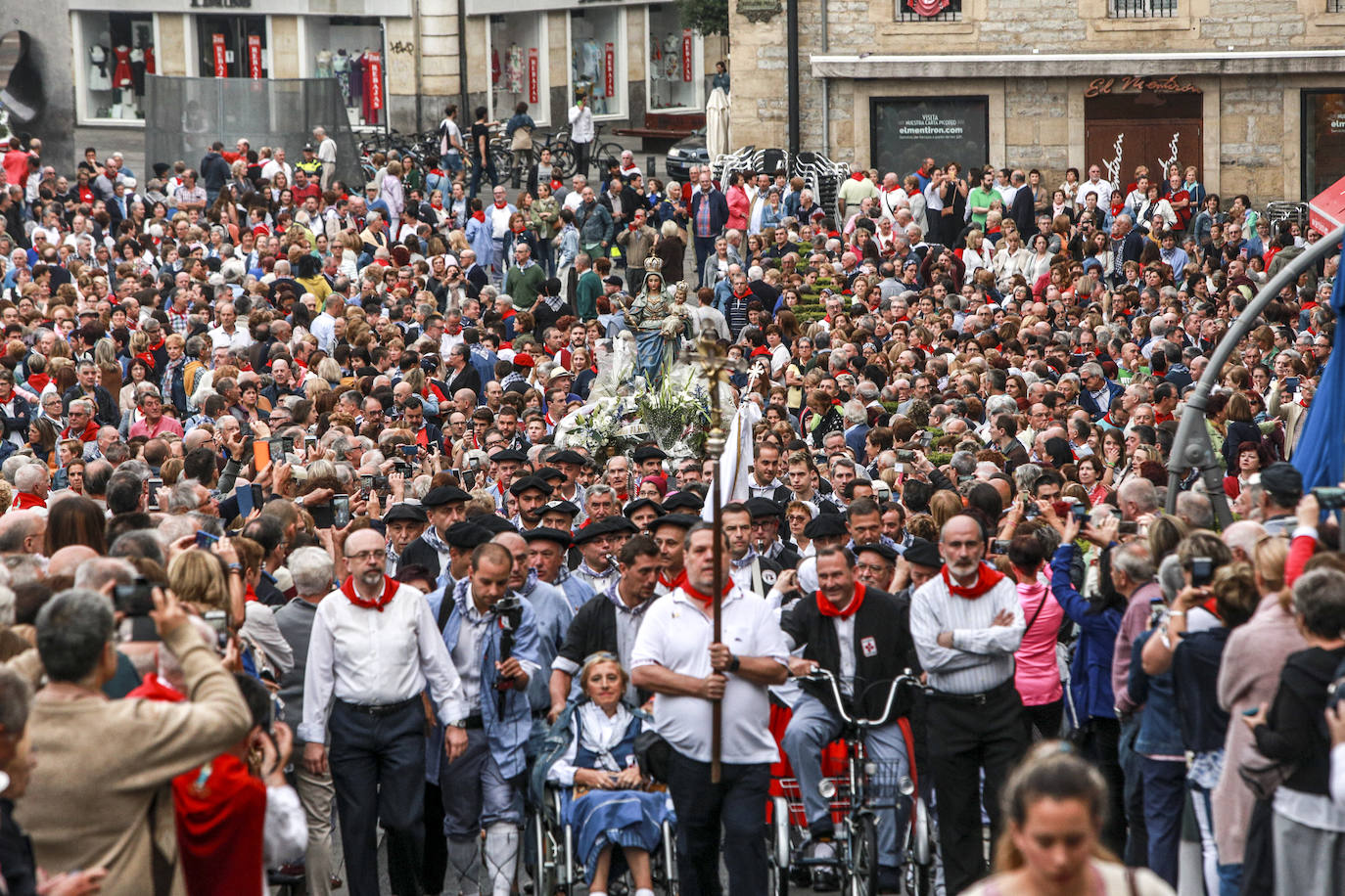 Fotos: Multitudinario Rosario de la Aurora