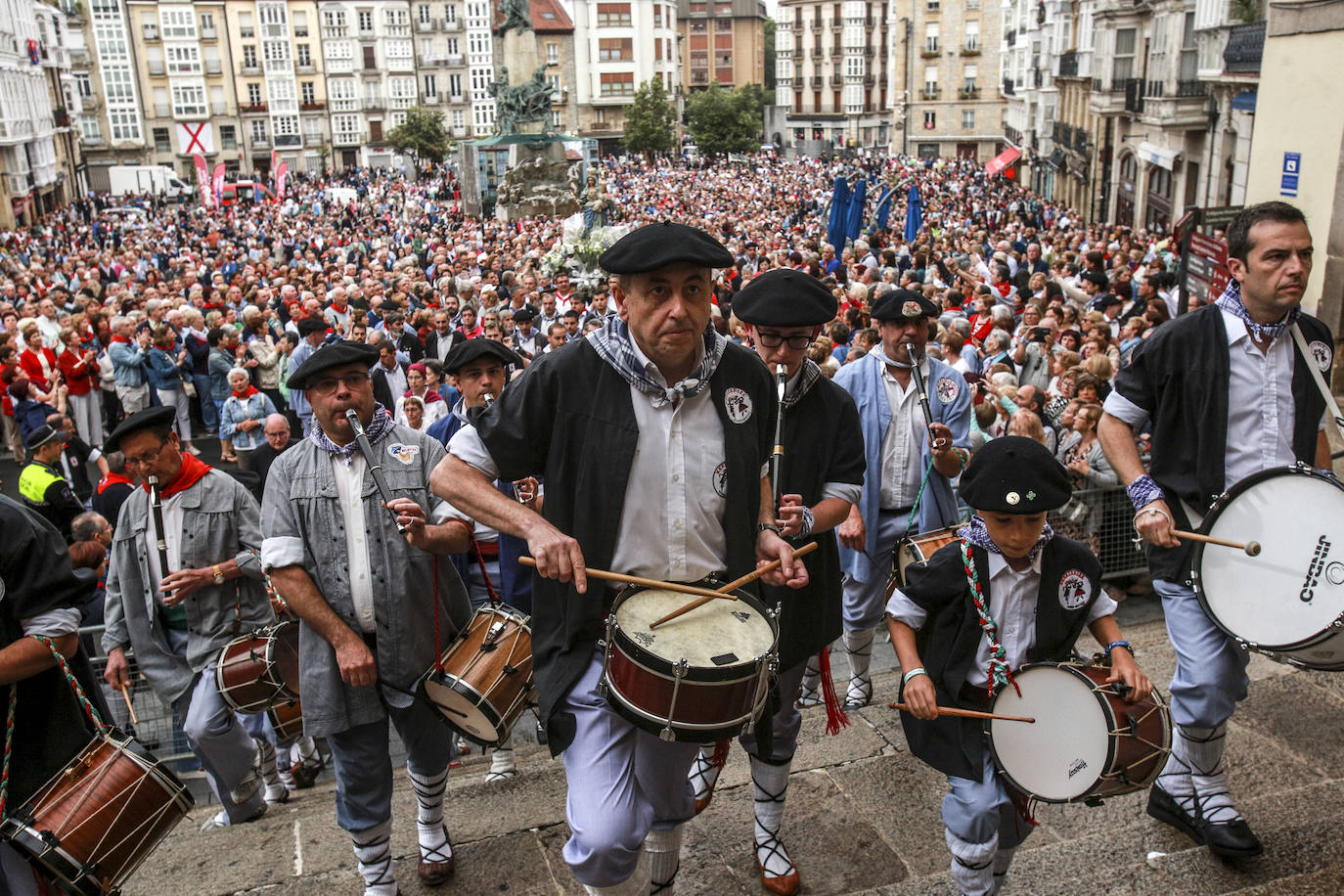 Fotos: Multitudinario Rosario de la Aurora