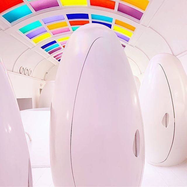 El restaurante Sketch London está en el corazón del exclusivo barrio de Mayfair. Planteó el diseño de sus cuartos de baño de una manera muy original: los urinarios están en el interior de un cubículo en forma de huevo y los espejos están estratégicamente situados para poder disparar las mejores fotos.