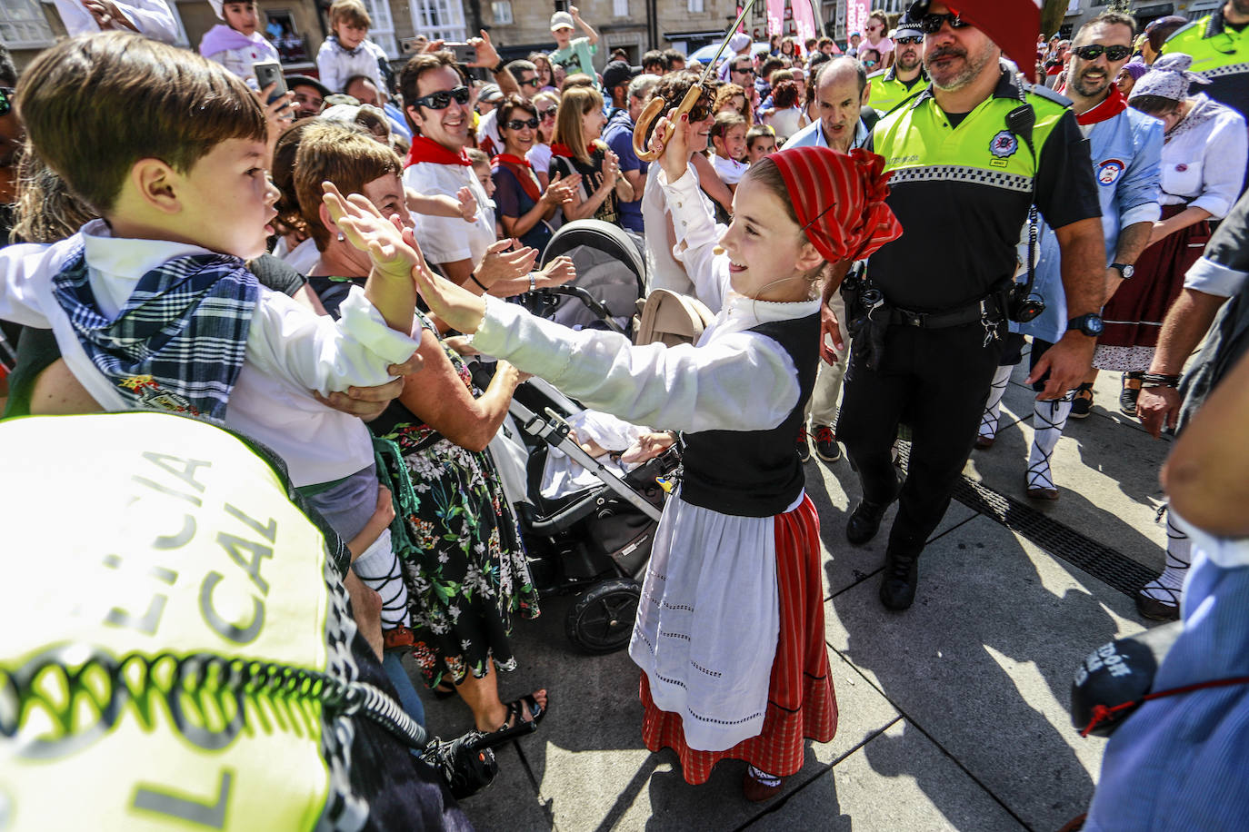 Fotos: Búscate en la baja de Edurne y Celedón txiki de La Blanca 2019